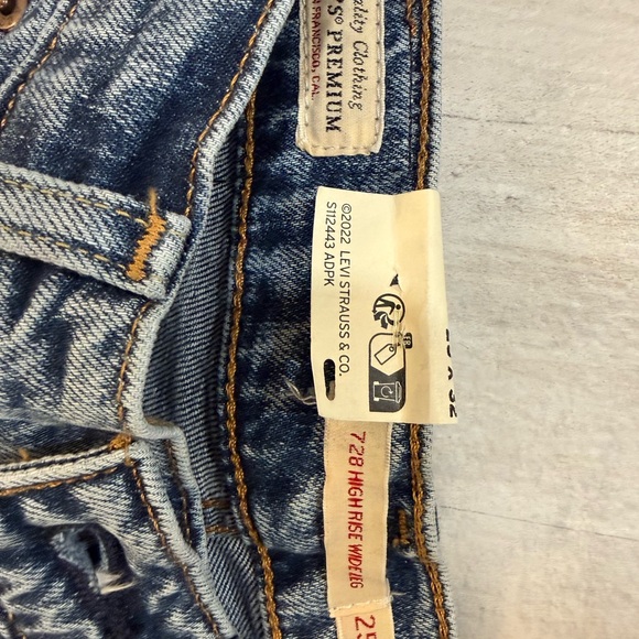 Levi’s High Rise Wide Leg Women's Jeans - Picture 6 of 7